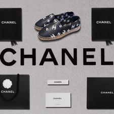 [로퍼/플랫] chanel 22s 팬더샵 cc로고 프린티드 슬립온 플랫슈즈