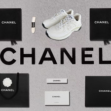 [스니커즈] CHANEL 24S 샤넬운동화 펜던트 카프스킨 cc로고 페브릭 크루즈 신발