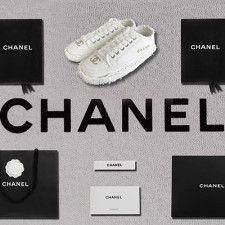 [스니커즈] CHANEL 24S 샤넬 캔버스운동화 펜던트 카프스킨 데님 화이트신발